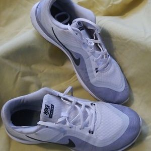Nike Sneakers/Women 9